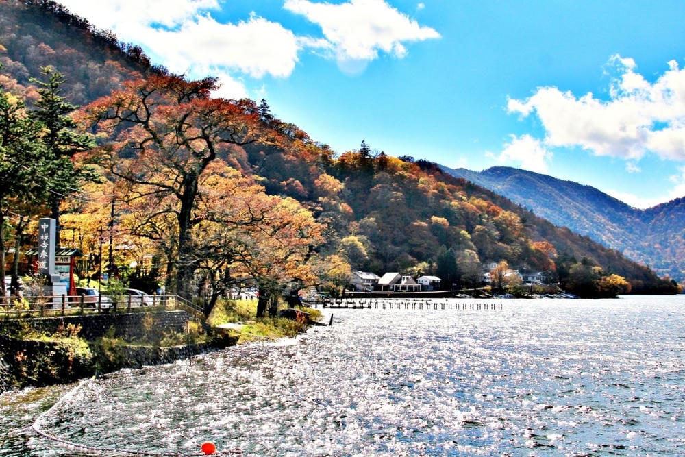 【栃木縣|日光】中禪寺湖、中禪寺:在紅橙黃的波浪層次堆疊間, 【栃木縣|日光】中禪寺湖、中禪寺:在紅橙黃的波浪層次堆疊間,