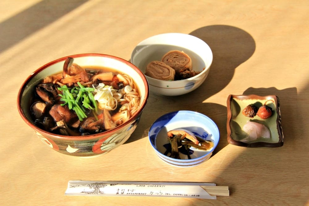 【栃木縣|日光】中禪寺湖、中禪寺:在紅橙黃的波浪層次堆疊間, 【栃木縣|日光】中禪寺湖、中禪寺:在紅橙黃的波浪層次堆疊間,