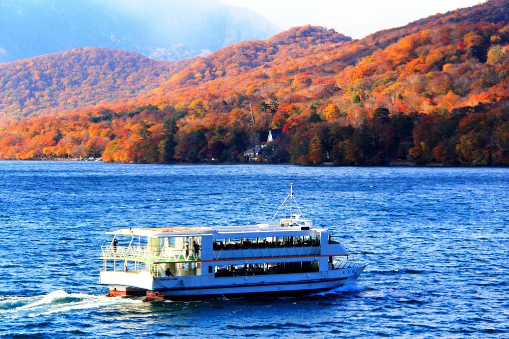【栃木縣|日光】中禪寺湖、中禪寺:在紅橙黃的波浪層次堆疊間, 【栃木縣|日光】中禪寺湖、中禪寺:在紅橙黃的波浪層次堆疊間,