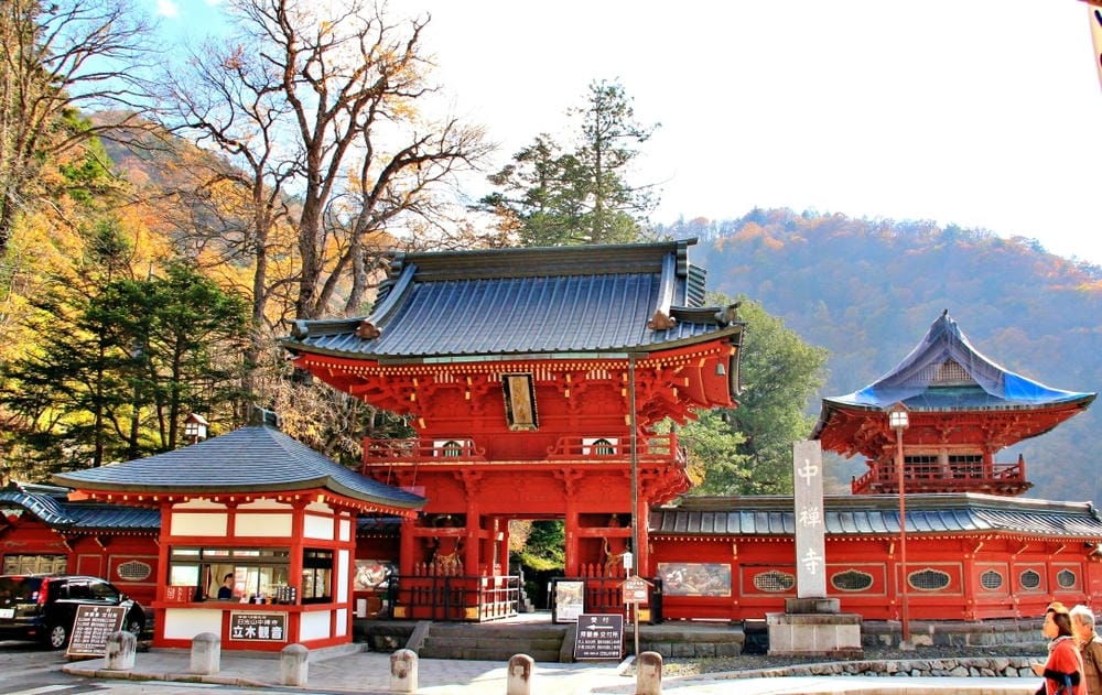 【栃木縣|日光】中禪寺湖、中禪寺:在紅橙黃的波浪層次堆疊間, 【栃木縣|日光】中禪寺湖、中禪寺:在紅橙黃的波浪層次堆疊間,