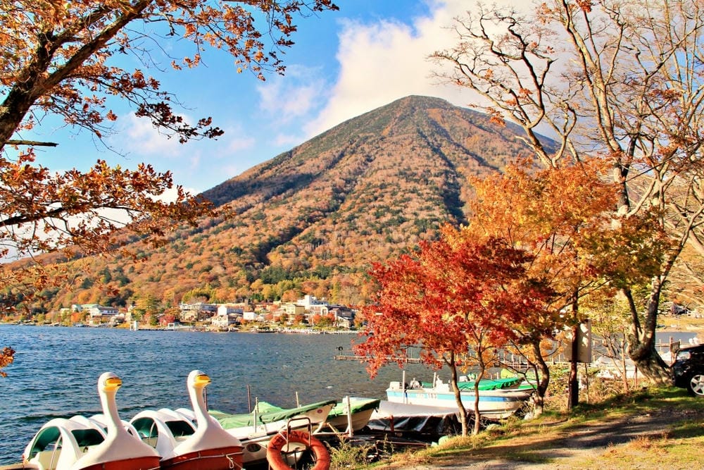 【栃木縣|日光】中禪寺湖、中禪寺:在紅橙黃的波浪層次堆疊間, 【栃木縣|日光】中禪寺湖、中禪寺:在紅橙黃的波浪層次堆疊間,