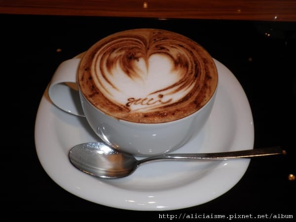 gucci cafe.JPG