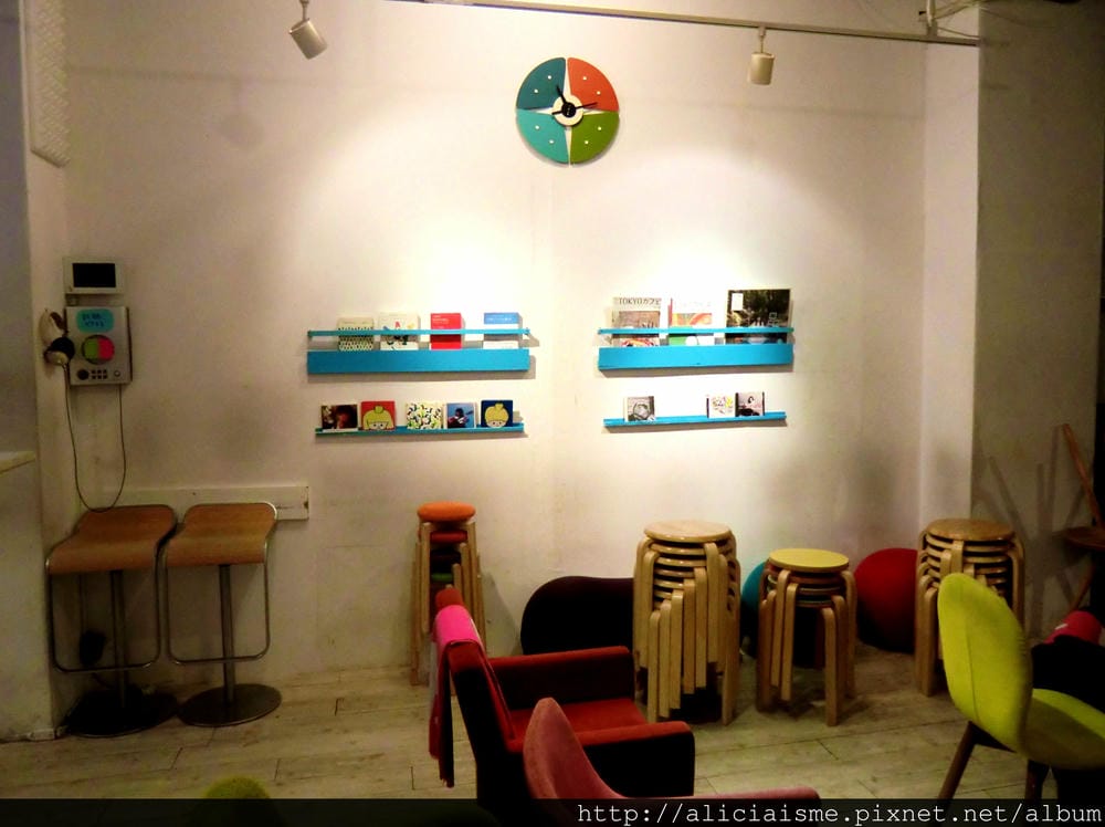 R09392.jpg R09392.jpg
