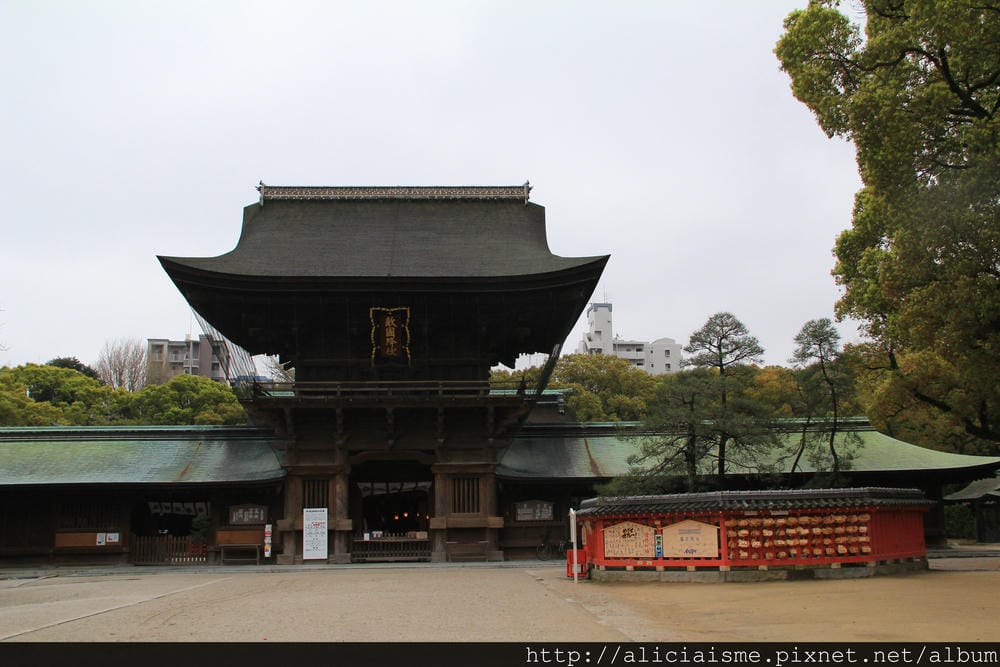 【福岡】參拜勝利之神「筥崎宮」、神苑花庭園,再來對街古民家享 【福岡】參拜勝利之神「筥崎宮」、神苑花庭園,再來對街古民家享