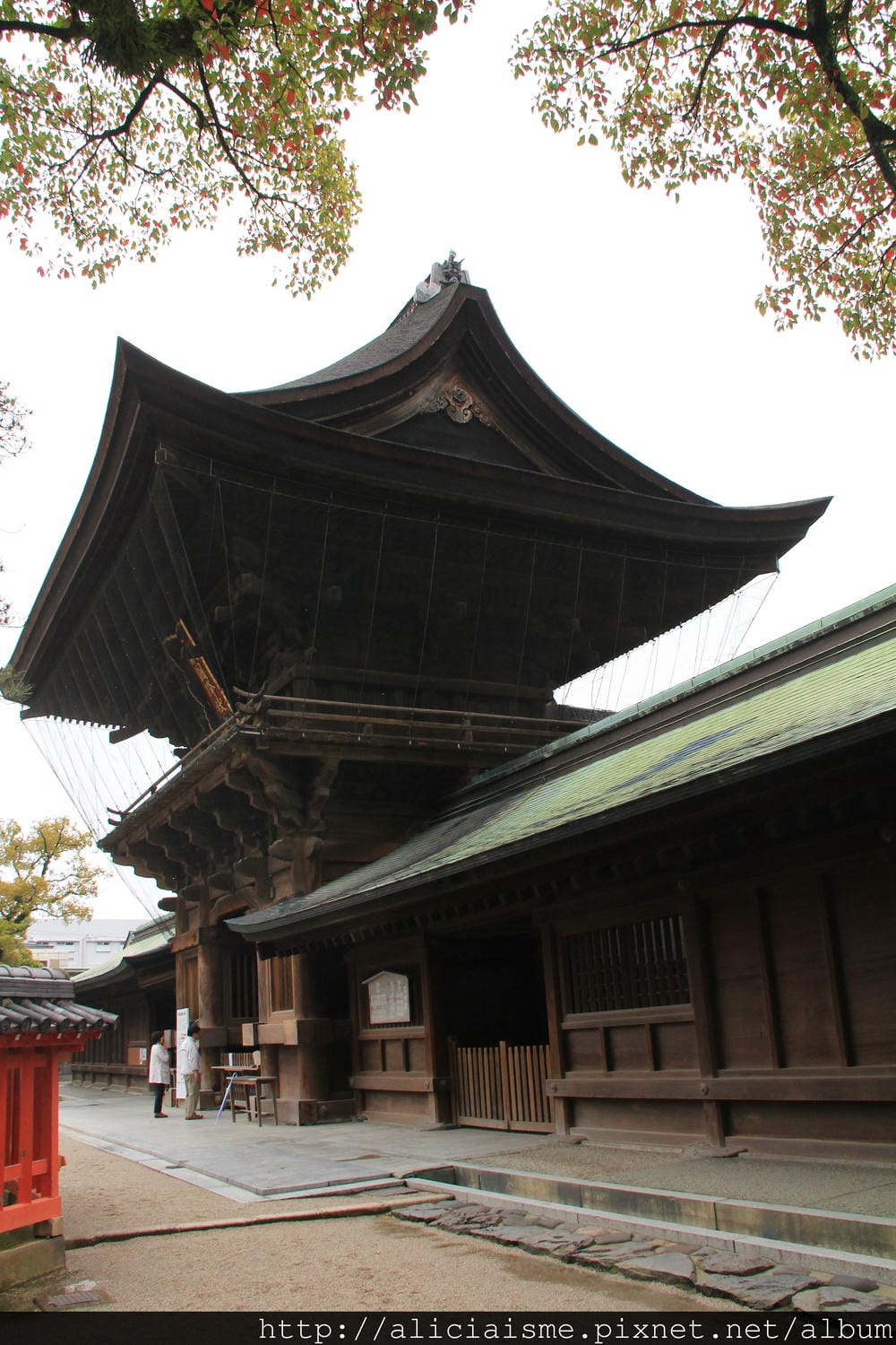 【福岡】參拜勝利之神「筥崎宮」、神苑花庭園,再來對街古民家享 【福岡】參拜勝利之神「筥崎宮」、神苑花庭園,再來對街古民家享