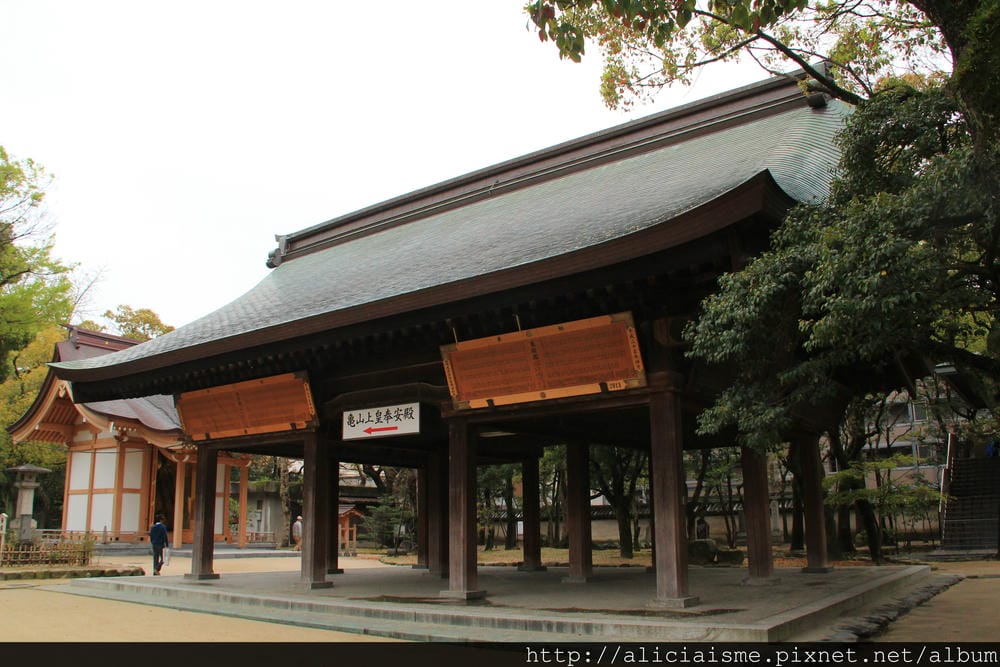 【福岡】參拜勝利之神「筥崎宮」、神苑花庭園,再來對街古民家享 【福岡】參拜勝利之神「筥崎宮」、神苑花庭園,再來對街古民家享