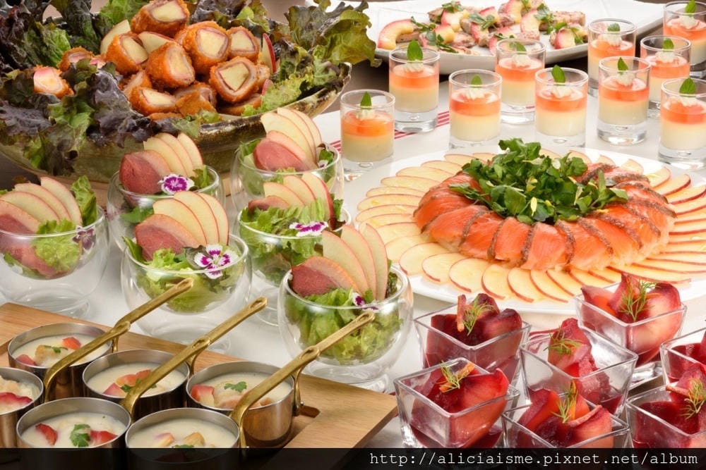 Aomori Ringo Kitchen Dishes.jpg