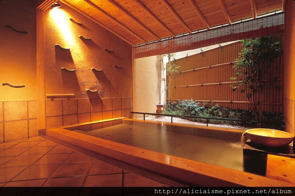 _orivate onsen.jpg _orivate onsen.jpg
