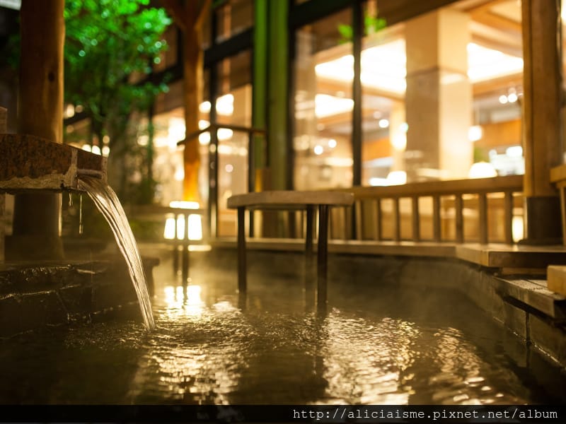 _ foot onsen.jpg _ foot onsen.jpg