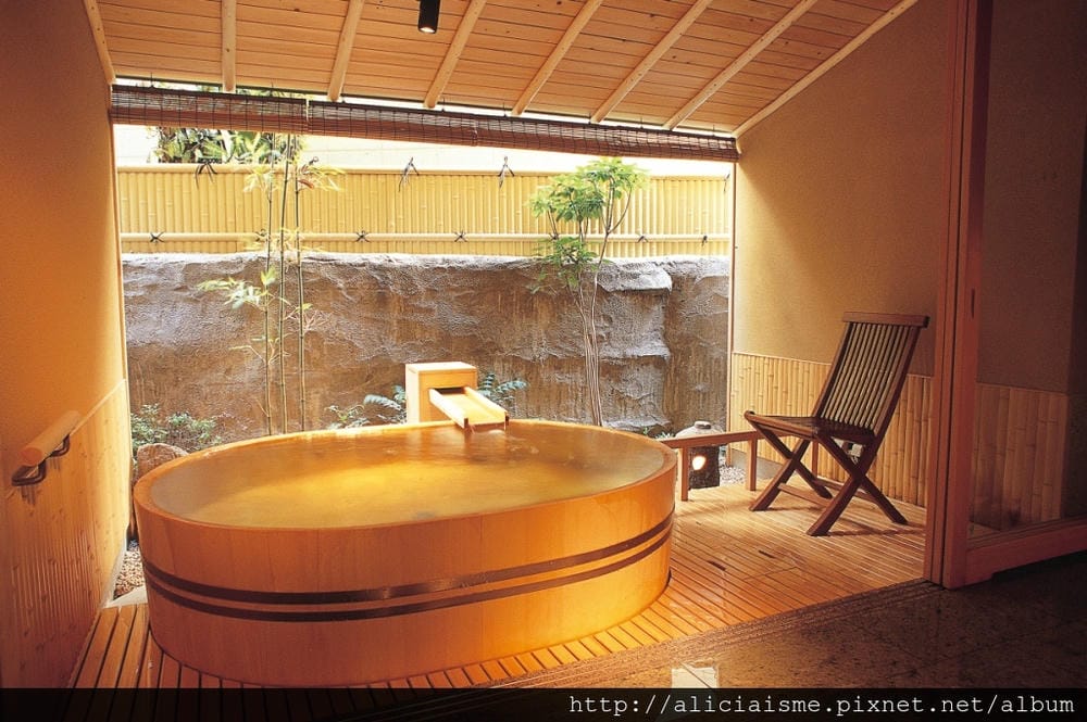 _orivate onsen.jpg _orivate onsen.jpg