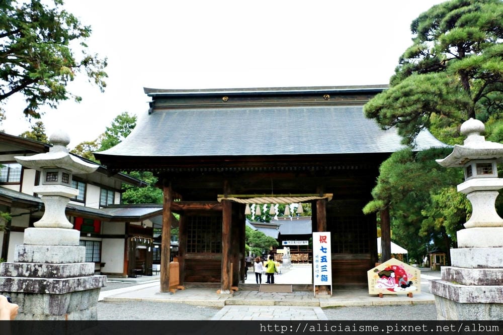 【山梨縣】甲斐國一宮淺間神社:富山士信仰的能量大社,12生肖的人還可各自參拜!