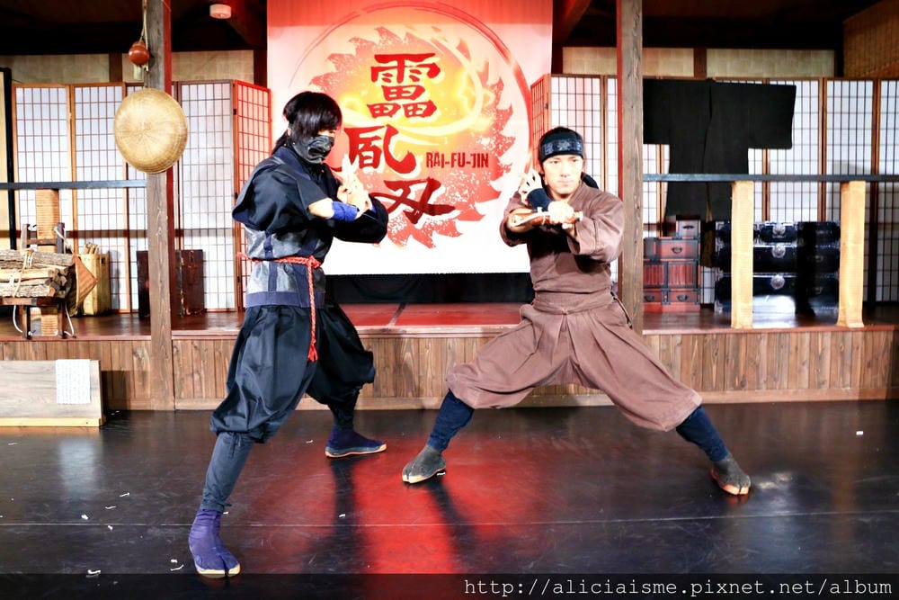 【山梨縣】〈忍野 忍者主題村〉:富士山下當個忍者,體驗忍術、吃頓美味忍者餐!