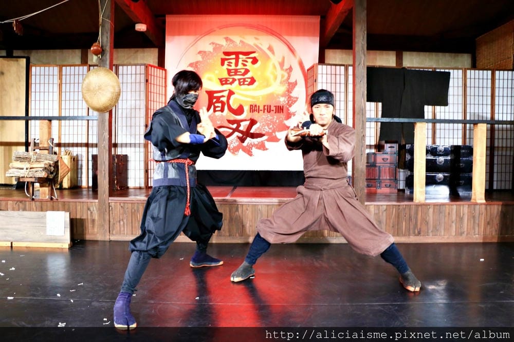 【山梨縣】〈忍野 忍者主題村〉:富士山下當個忍者,體驗忍術、吃頓美味忍者餐!