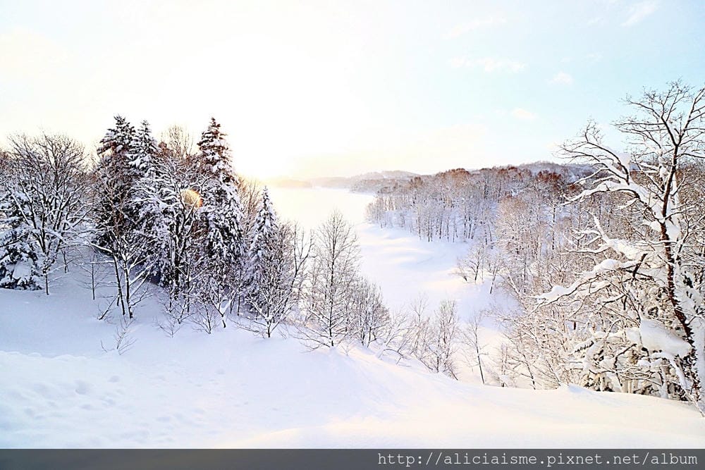 【北海道。幌加內町】冬之朱鞠內湖:日本最大人工湖幻化成的雪中遊樂園、冰上釣魚場