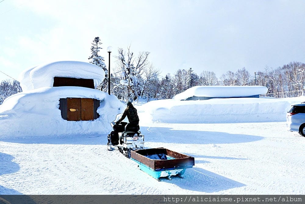 【北海道。幌加內町】冬之朱鞠內湖:日本最大人工湖幻化成的雪中遊樂園、冰上釣魚場