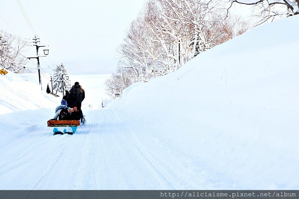 【北海道。幌加內町】冬之朱鞠內湖:日本最大人工湖幻化成的雪中遊樂園、冰上釣魚場
