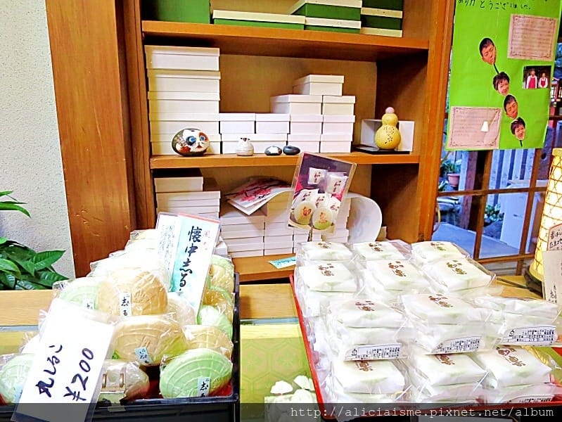 【京都】加茂みたらし茶屋:500多年歷史的醬油風御手洗糰子,除惡運的幸福糰子@下鴨神社