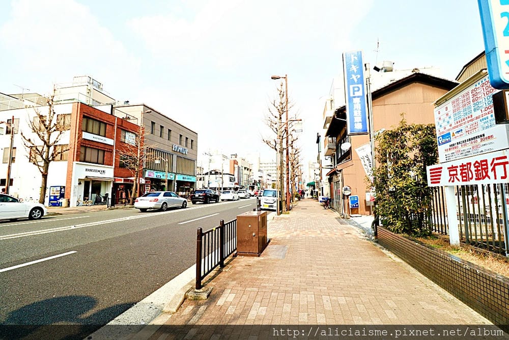 【京都】宿泊。京町家「烏丸紫明」~老宅裡的傳統與現代的光影空間