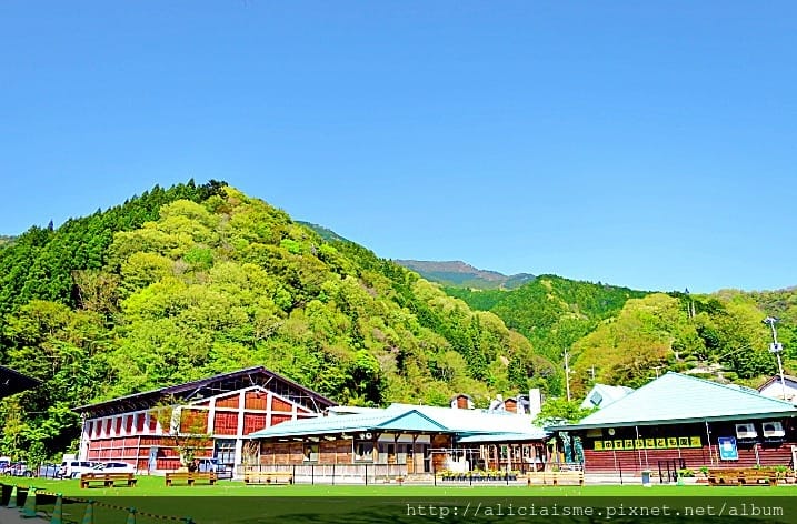 【高知縣】隈研吾X檮原町~綜合廳舍、街之站(雲之上別館)-會呼吸的森林美學小鎮&設計住宿