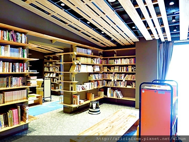 【高知縣】隈研吾X檮原町:雲之上圖書館:森林裡的有機圖書館