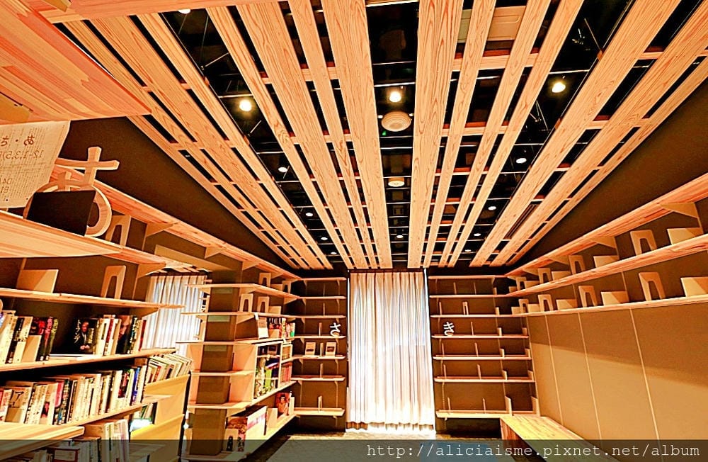 【高知縣】隈研吾X檮原町:雲之上圖書館:森林裡的有機圖書館