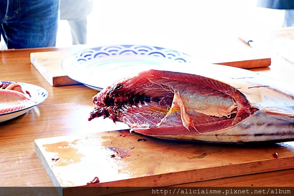 【高知縣】黑潮一番館~鰹魚半敲燒:自己動手做,稻草炙燒,超新 【高知縣】黑潮一番館~鰹魚半敲燒:自己動手做,稻草炙燒,超新