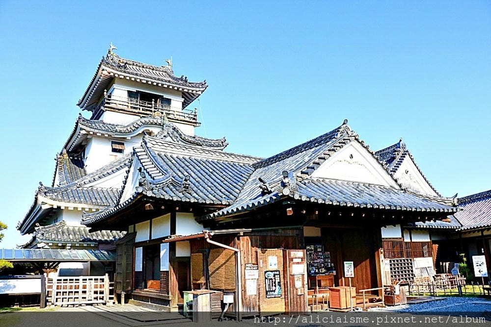 【高知縣】高知城：唯一保有本丸御殿的天守，及三大追手門、天守閣保留的歷史名城