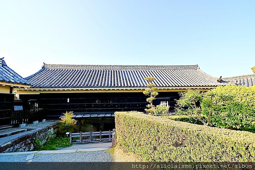 【高知縣】高知城：唯一保有本丸御殿的天守，及三大追手門、天守閣保留的歷史名城