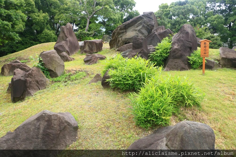 【東京都】舊芝離宮恩賜庭園:都心綠洲裡的四季及電車風情 【東京都】舊芝離宮恩賜庭園:都心綠洲裡的四季及電車風情