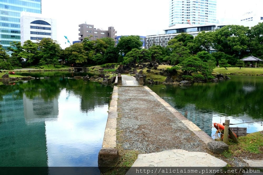 【東京都】舊芝離宮恩賜庭園:都心綠洲裡的四季及電車風情 【東京都】舊芝離宮恩賜庭園:都心綠洲裡的四季及電車風情