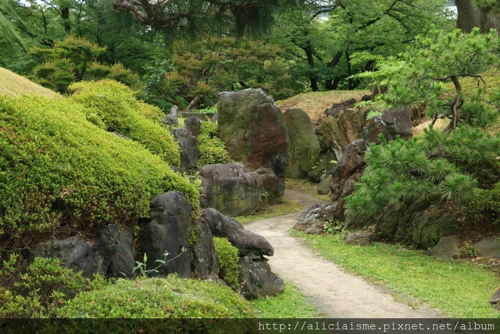 【東京都】舊芝離宮恩賜庭園:都心綠洲裡的四季及電車風情 【東京都】舊芝離宮恩賜庭園:都心綠洲裡的四季及電車風情