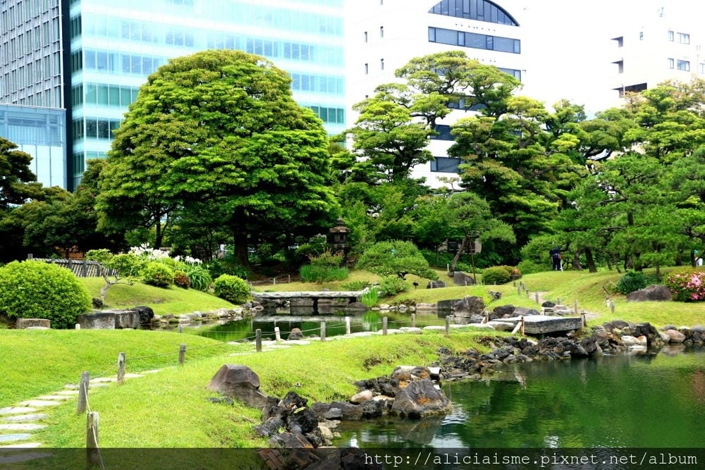 【東京都】舊芝離宮恩賜庭園:都心綠洲裡的四季及電車風情 【東京都】舊芝離宮恩賜庭園:都心綠洲裡的四季及電車風情