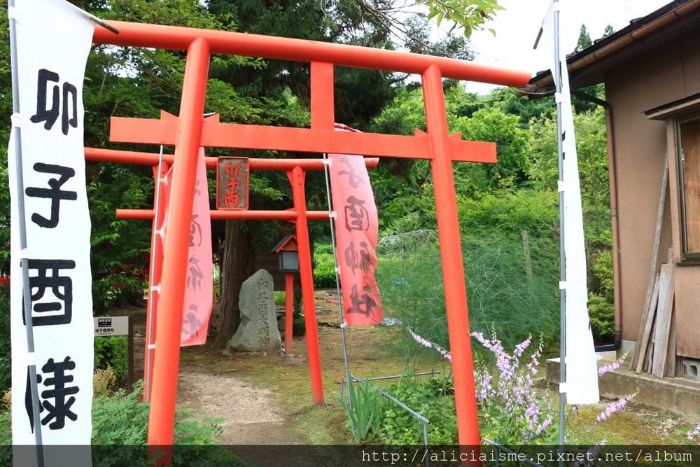 【卯子酉神社】一手寫心願、一手掛願力,以紅布條結緣的戀愛神社@遠野