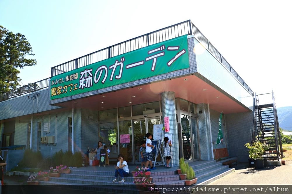 【福島縣】「MARUSEI果樹園」:1000日圓以下,現摘香甜水蜜桃、滿到溢出的水蜜桃聖代,多汁美味全來自佐藤夫婦滿滿的愛