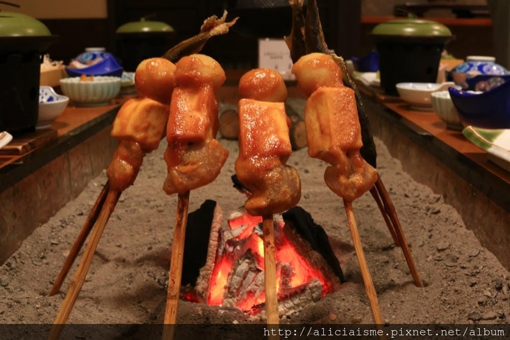 【德島縣】湯元新祖谷溫泉蔓橋飯店(ホテルかずら橋):景觀飯店,搭纜車泡天空露天溫泉、足湯、爐端燒料理的秘境湯宿