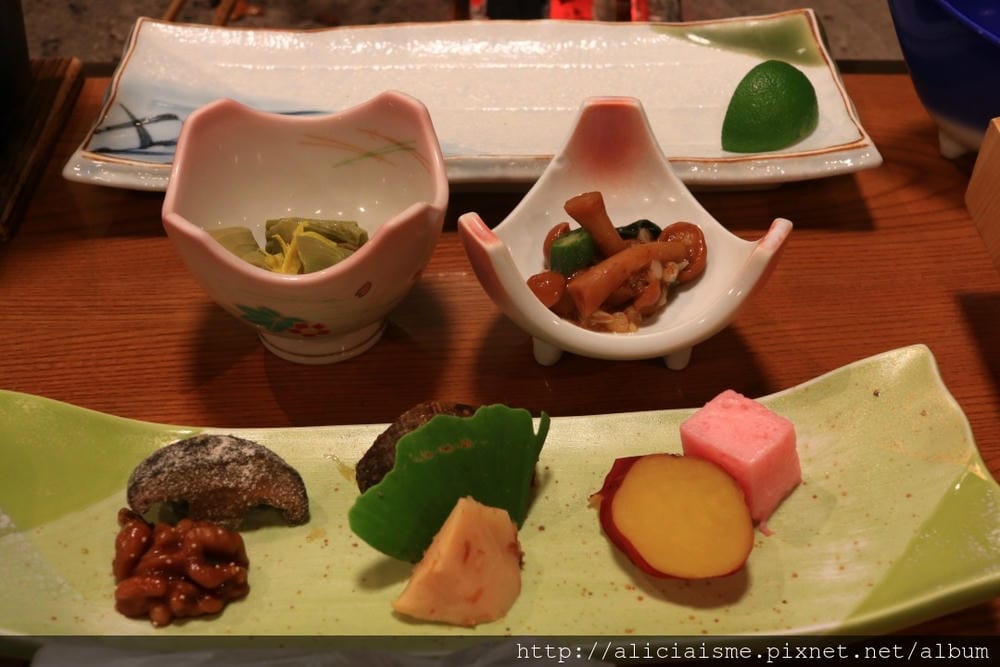 【德島縣】湯元新祖谷溫泉蔓橋飯店(ホテルかずら橋):景觀飯店,搭纜車泡天空露天溫泉、足湯、爐端燒料理的秘境湯宿