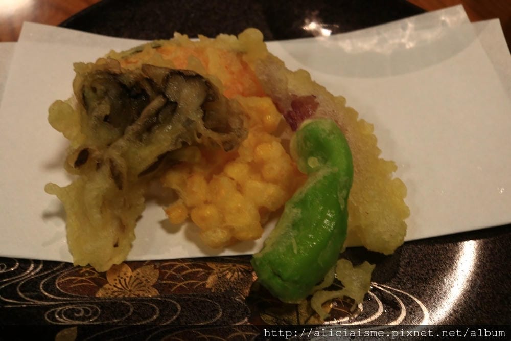 【德島縣】湯元新祖谷溫泉蔓橋飯店(ホテルかずら橋):景觀飯店,搭纜車泡天空露天溫泉、足湯、爐端燒料理的秘境湯宿