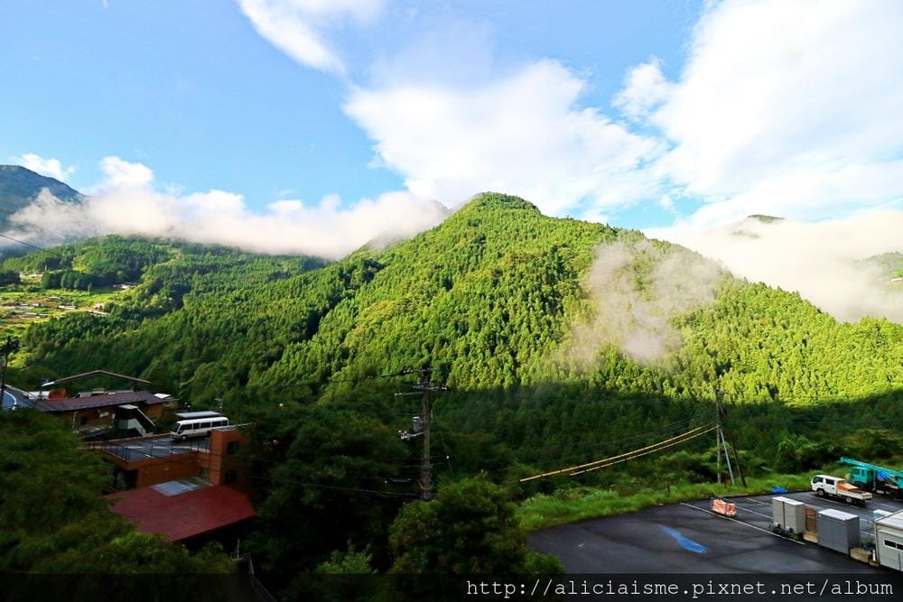【德島縣】湯元新祖谷溫泉蔓橋飯店(ホテルかずら橋):景觀飯店,搭纜車泡天空露天溫泉、足湯、爐端燒料理的秘境湯宿