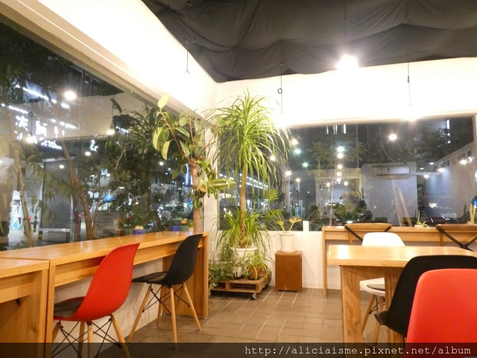 【佐賀縣】佐賀市區5家美食餐廳、咖啡館、甜點店總整理:いっせい烏龍麵/ 03 Coffee/USEUM 佐賀西西里飯/BuBuporco豚料理/新SUN極上水果塔
