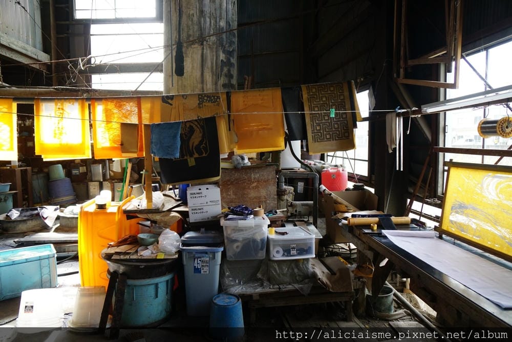 【德島縣】拜訪國選阿波藍染第一人「古庄紀治」/藍住町歷史館-藍之館,日本藍染22色階的美學詮釋及自製一條專屬的藍染絲巾