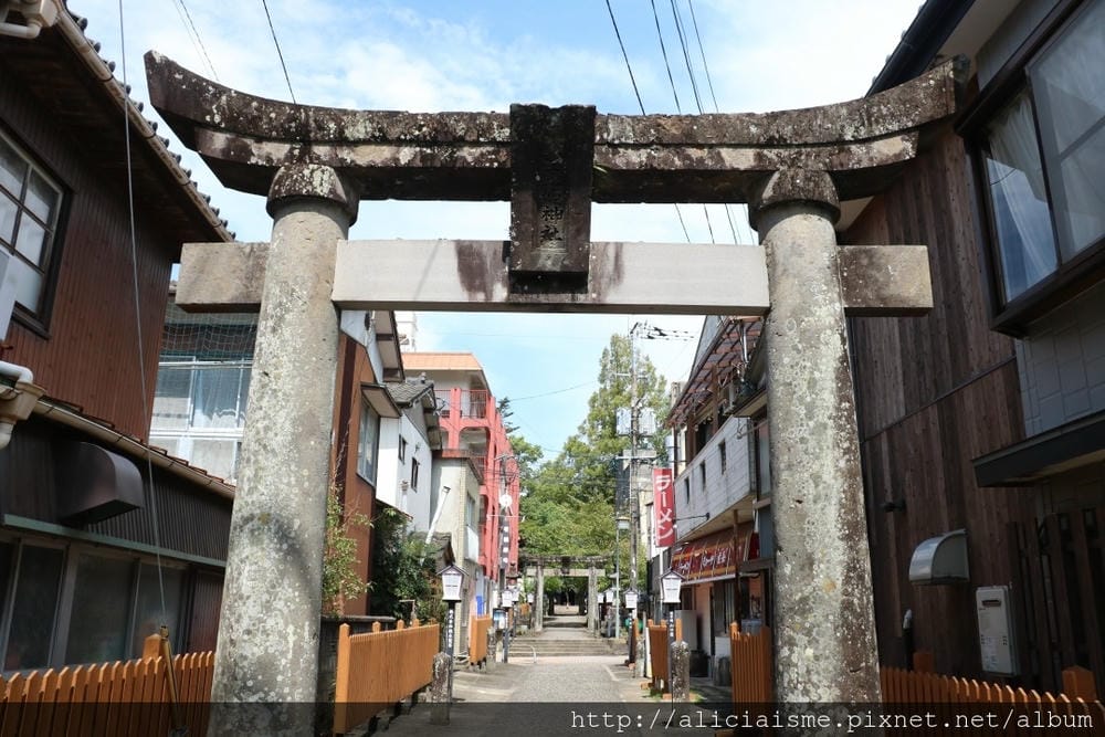 【佐賀縣】嬉野溫泉半日散策：豐玉姬神社拜鯰魚求美肌、湯宿廣場蒸足浴、茶葉蒸蛋、嬉野紅茶雙淇淋、西博爾德湯的大正風情與湯浴
