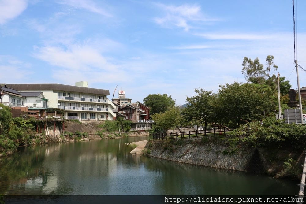 【佐賀縣】嬉野溫泉半日散策：豐玉姬神社拜鯰魚求美肌、湯宿廣場蒸足浴、茶葉蒸蛋、嬉野紅茶雙淇淋、西博爾德湯的大正風情與湯浴