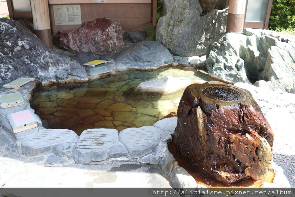 【佐賀縣】嬉野溫泉半日散策：豐玉姬神社拜鯰魚求美肌、湯宿廣場蒸足浴、茶葉蒸蛋、嬉野紅茶雙淇淋、西博爾德湯的大正風情與湯浴