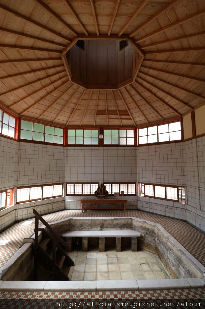 【佐賀縣】1300年武雄溫泉一日散策（行程規劃）：武雄樓門找秘密；餃子會館的地方滋味；武雄神社的千年巨楠樹、武雄市圖書館、兒童圖書館、武雄佐賀牛鐵道便當