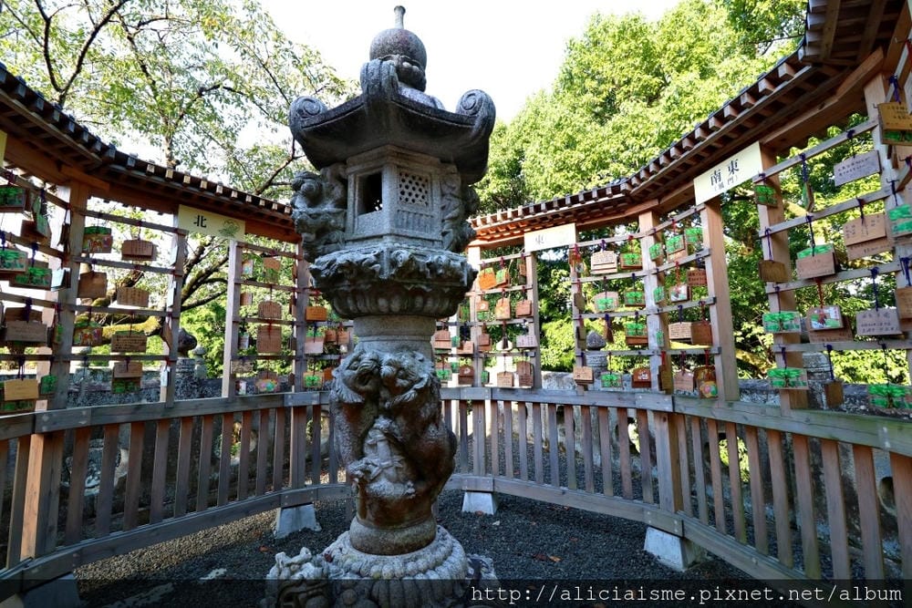 【佐賀縣】1300年武雄溫泉一日散策(行程規劃):武雄樓門找秘密;餃子會館的地方滋味;武雄神社的千年巨楠樹、武雄市圖書館、兒童圖書館、武雄佐賀牛鐵道便當