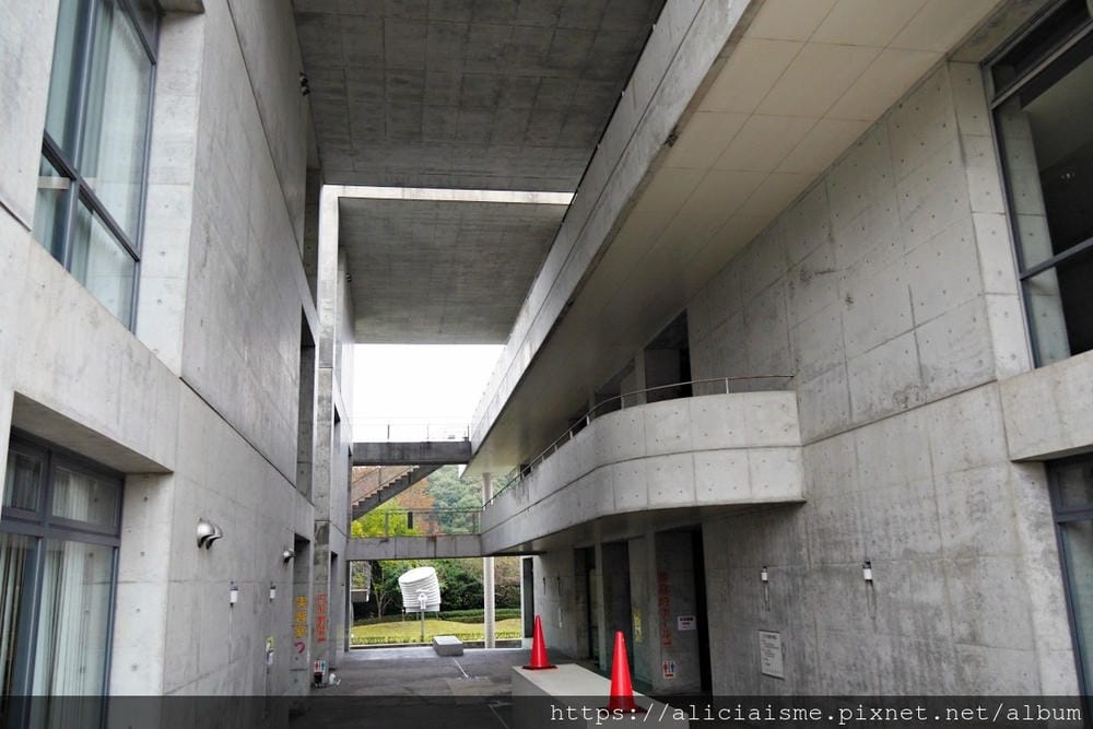 【兵庫縣 | 姬路】安藤忠雄X兵庫縣立兒童館、星子之館：湖畔森林裡，最幸福的親子美學遊樂地