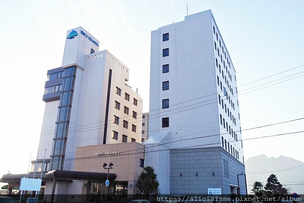 【廣島住宿】Miyajima Coral Hotel(宮島珊瑚飯店):宮島渡船口旁海景飯店,價格超親民、超澎湃的瀨戶內海料理晚餐一次上桌