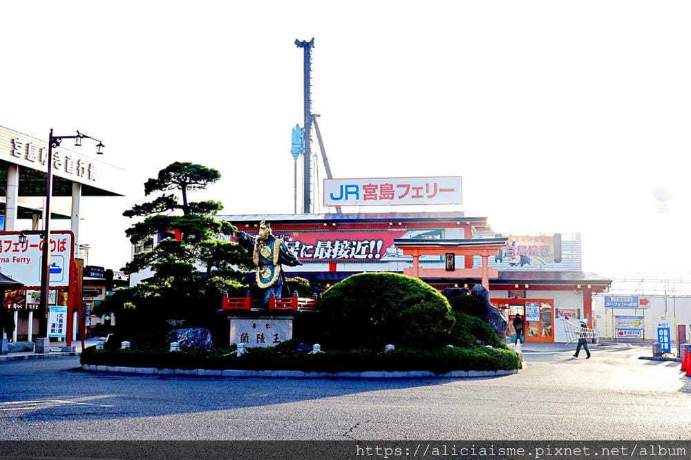 【廣島住宿】Miyajima Coral Hotel(宮島珊瑚飯店):宮島渡船口旁海景飯店,價格超親民、超澎湃的瀨戶內海料理晚餐一次上桌