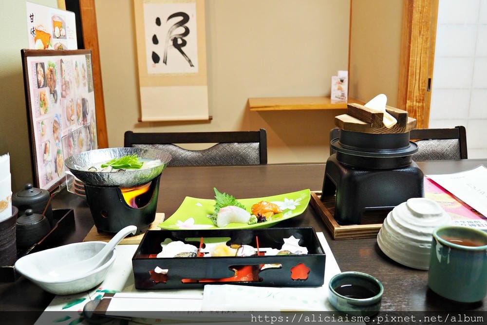 【廣島住宿】Miyajima Coral Hotel(宮島珊瑚飯店):宮島渡船口旁海景飯店,價格超親民、超澎湃的瀨戶內海料理晚餐一次上桌