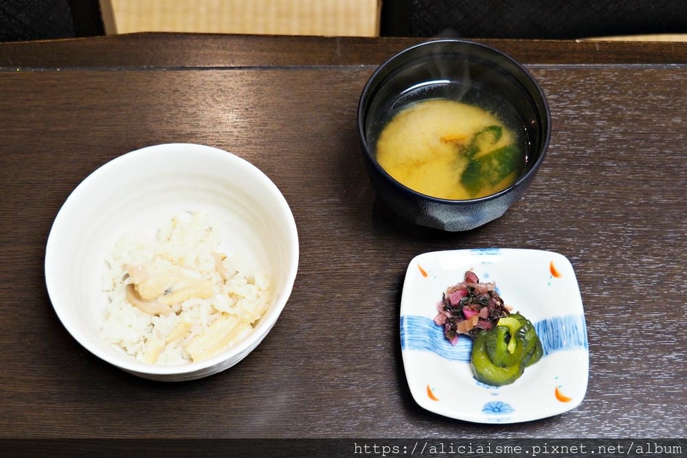 【廣島住宿】Miyajima Coral Hotel(宮島珊瑚飯店):宮島渡船口旁海景飯店,價格超親民、超澎湃的瀨戶內海料理晚餐一次上桌
